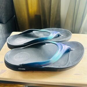 Oofos Sandals Flip Flops Women Size 8 Multicolor Rubber Comfort
